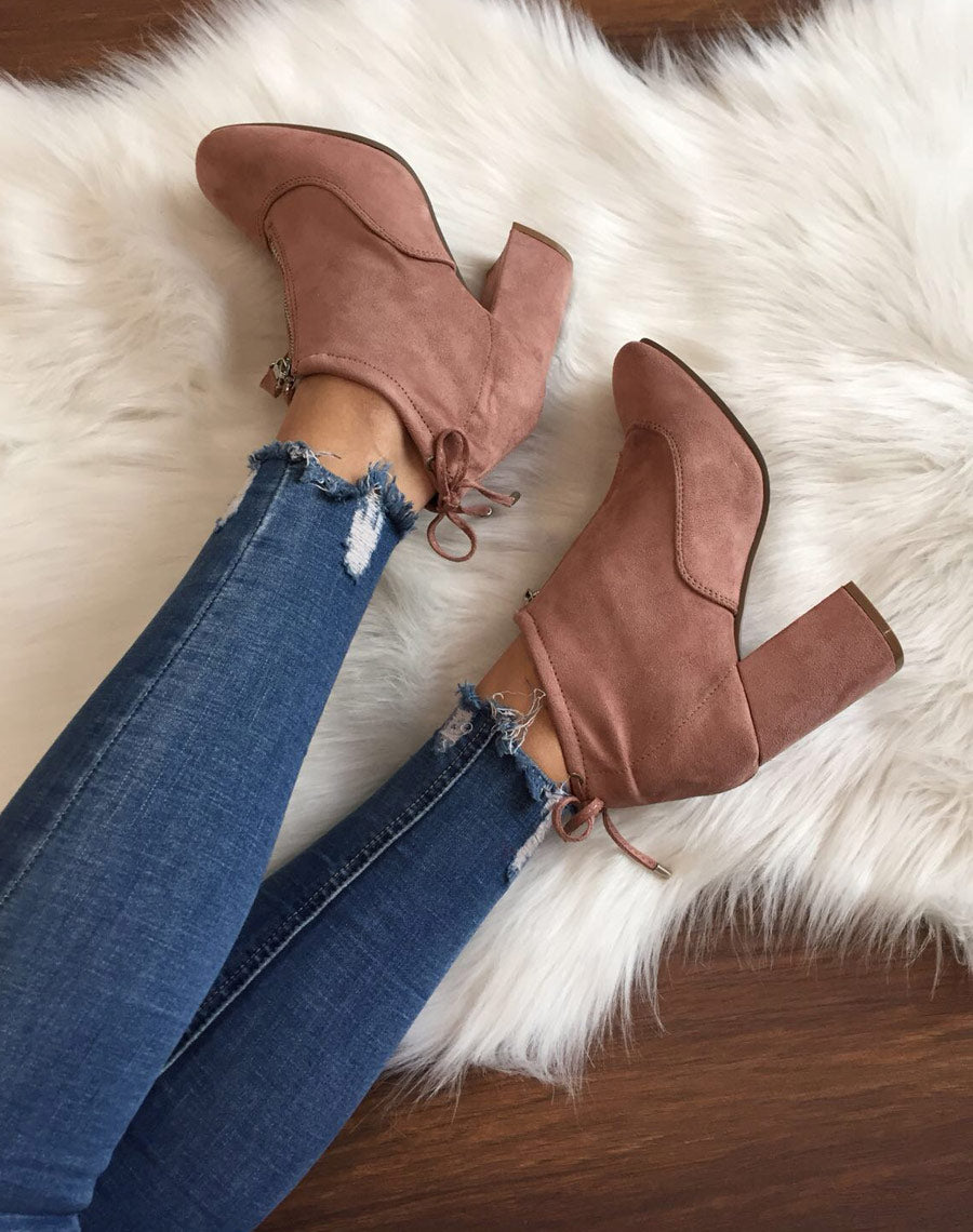 Bottines souples en suédine roses à talons hauts 