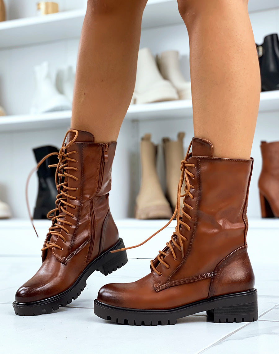Bottines à talons camel à lacets