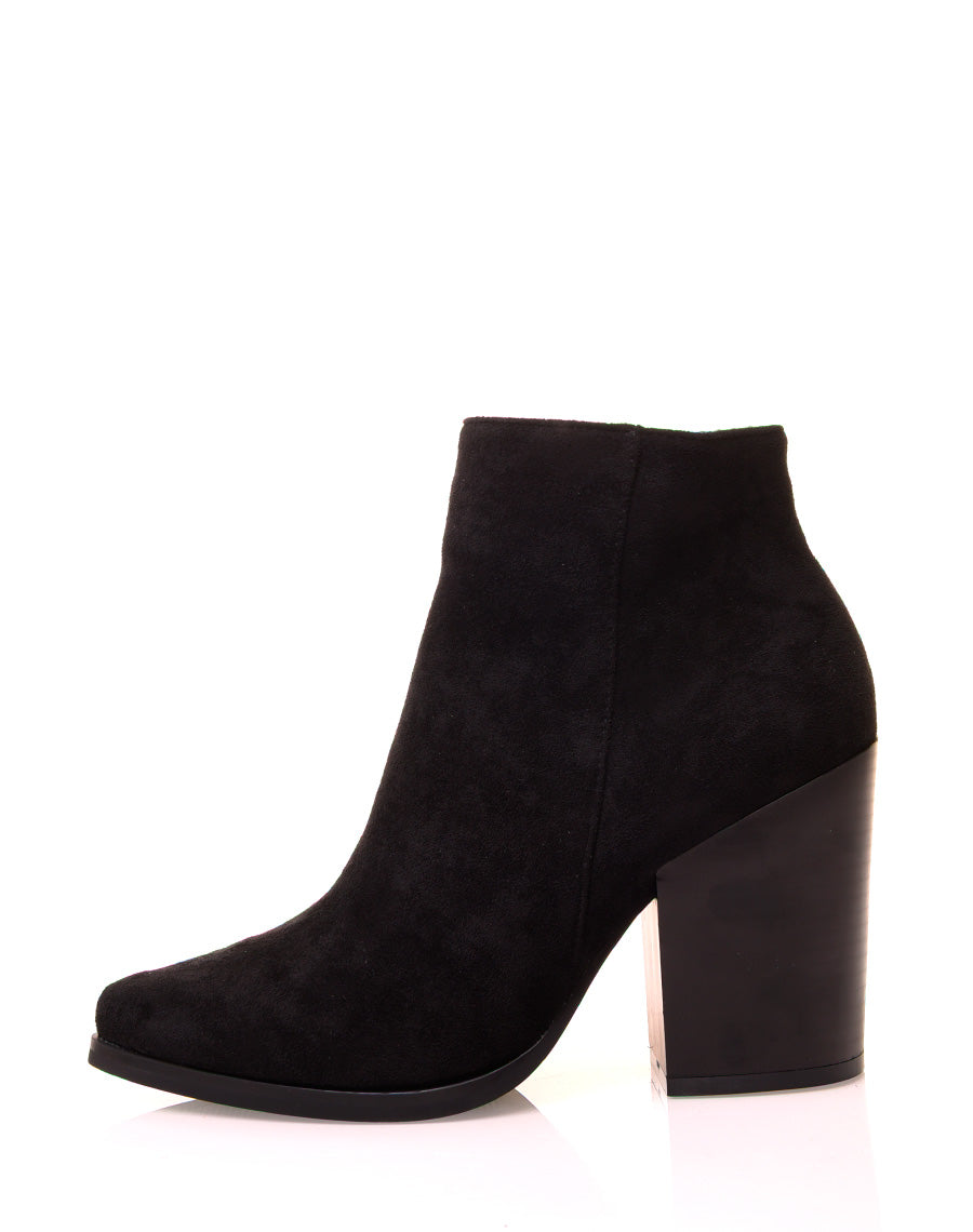 Bottines à talons et à bout pointu en suédine