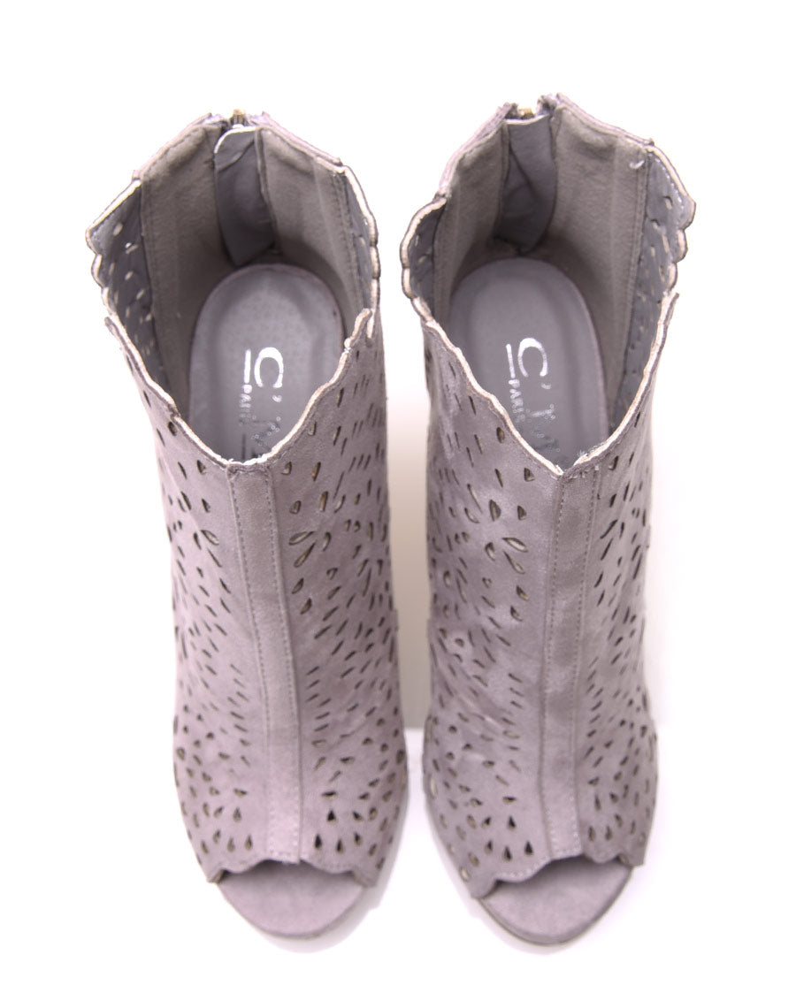 Bottines à talons grises ajourées en suédine