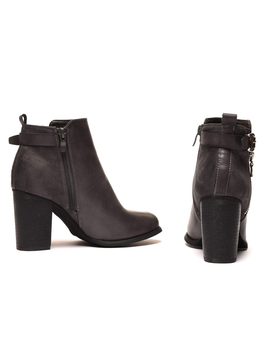 Bottines à talons grises bi matières avec sangle 