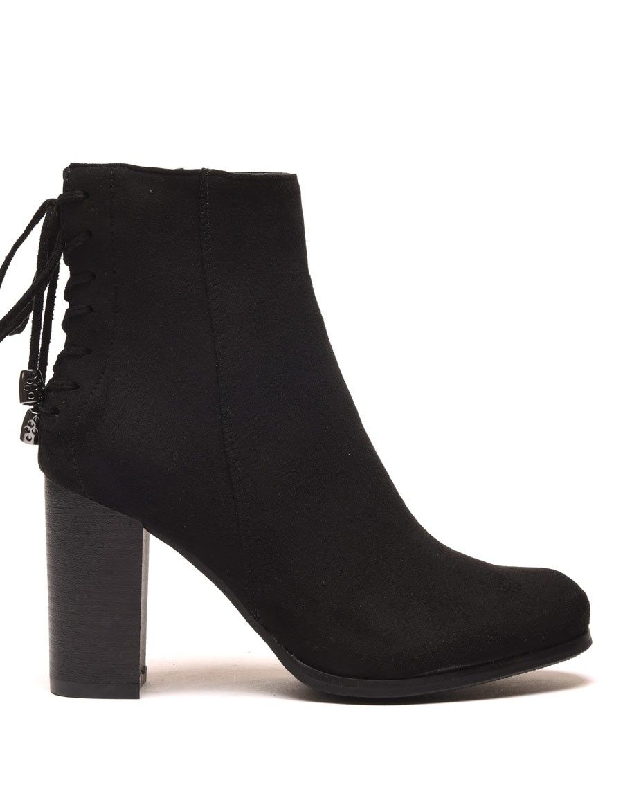 Bottines à talons noires avec lacet arrière décoratif