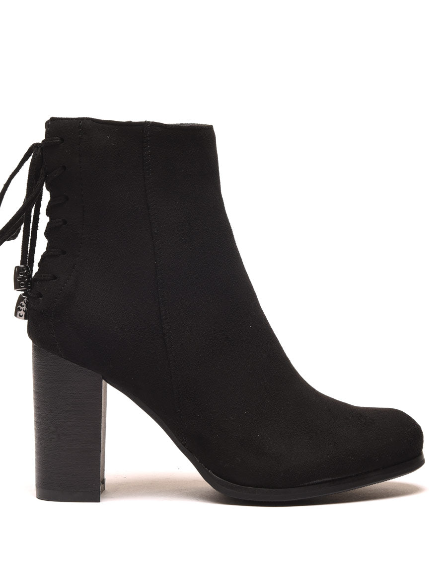 Bottines à talons noires avec lacet arrière décoratif