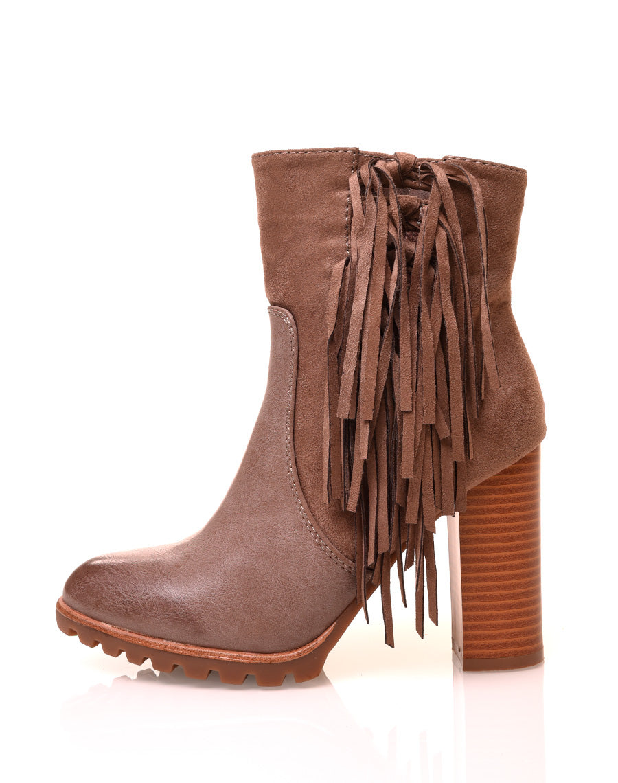 Bottines taupe à franges et talons haut