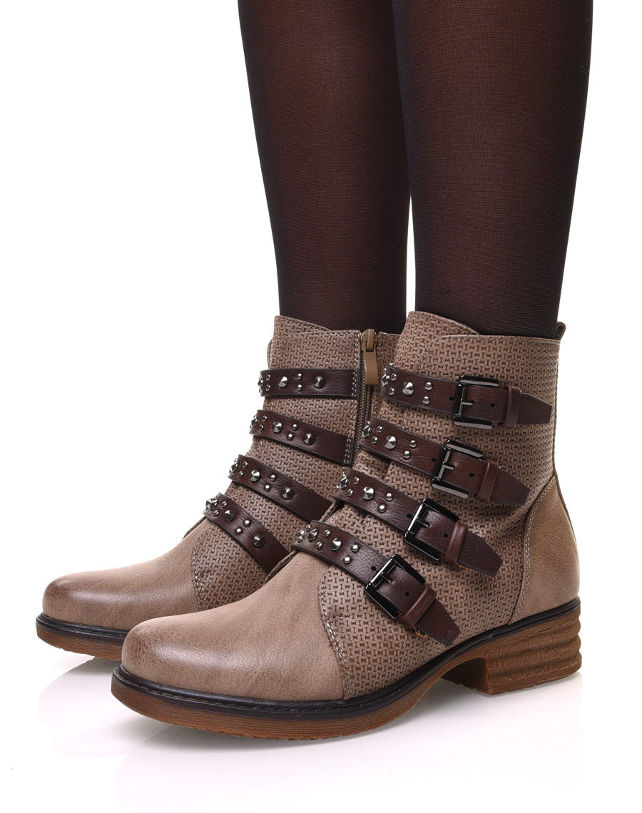 Bottines taupe à multiples sangles cloutées