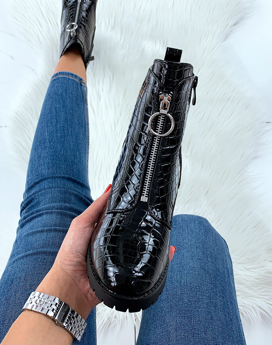 Bottines vernies noires effet croco à talon mi-haut