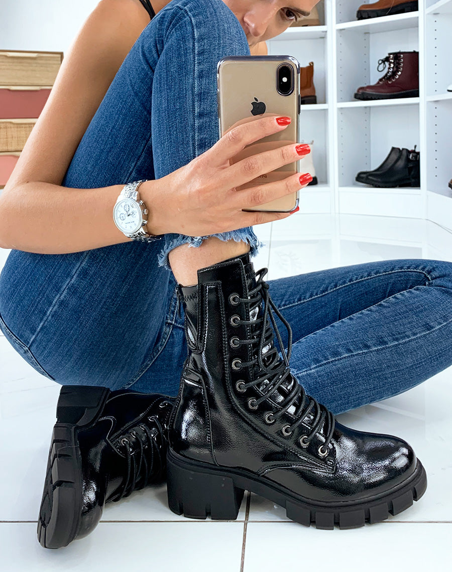 Bottines vernies noires à lacets