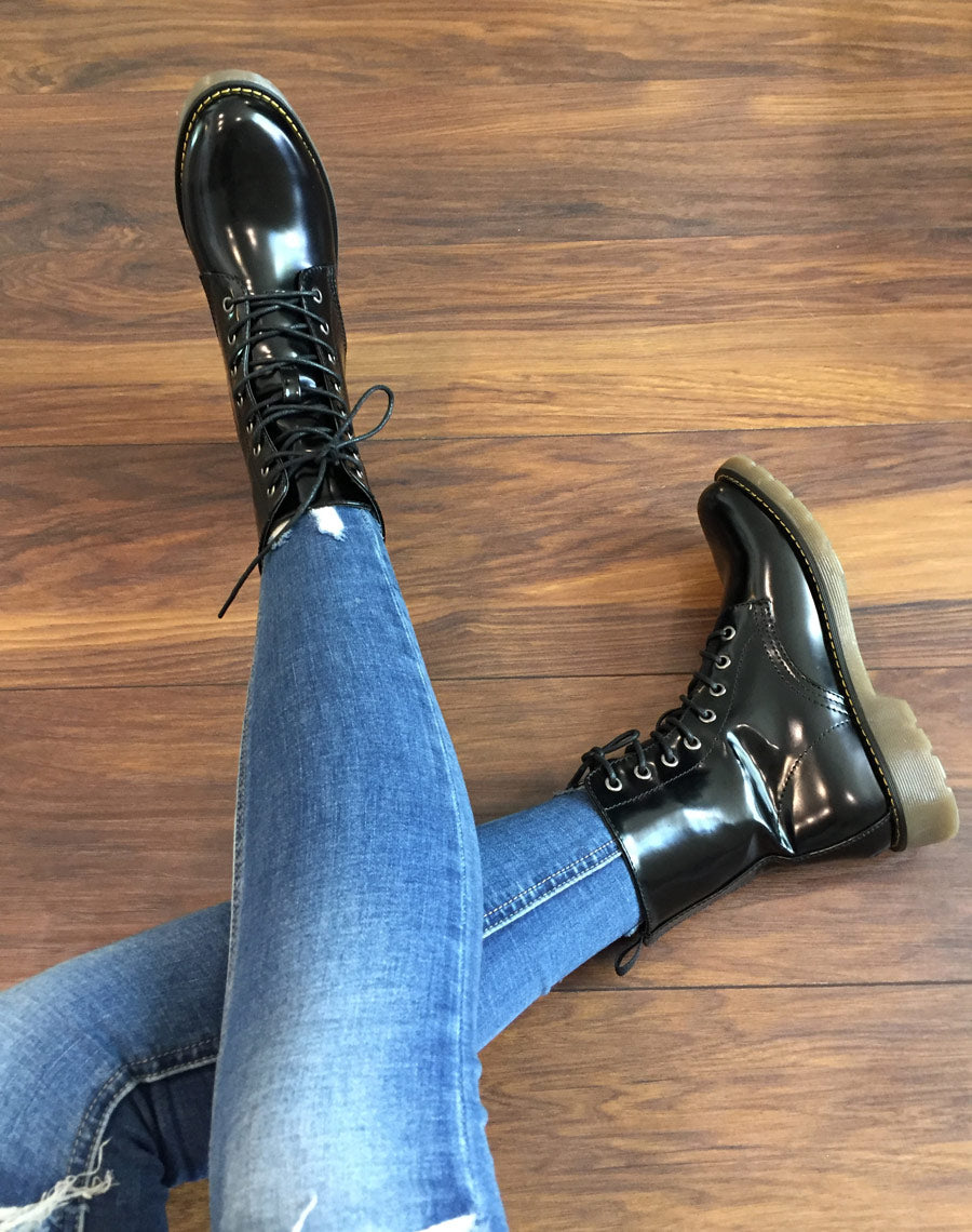 Chaussures montantes vernis noires  