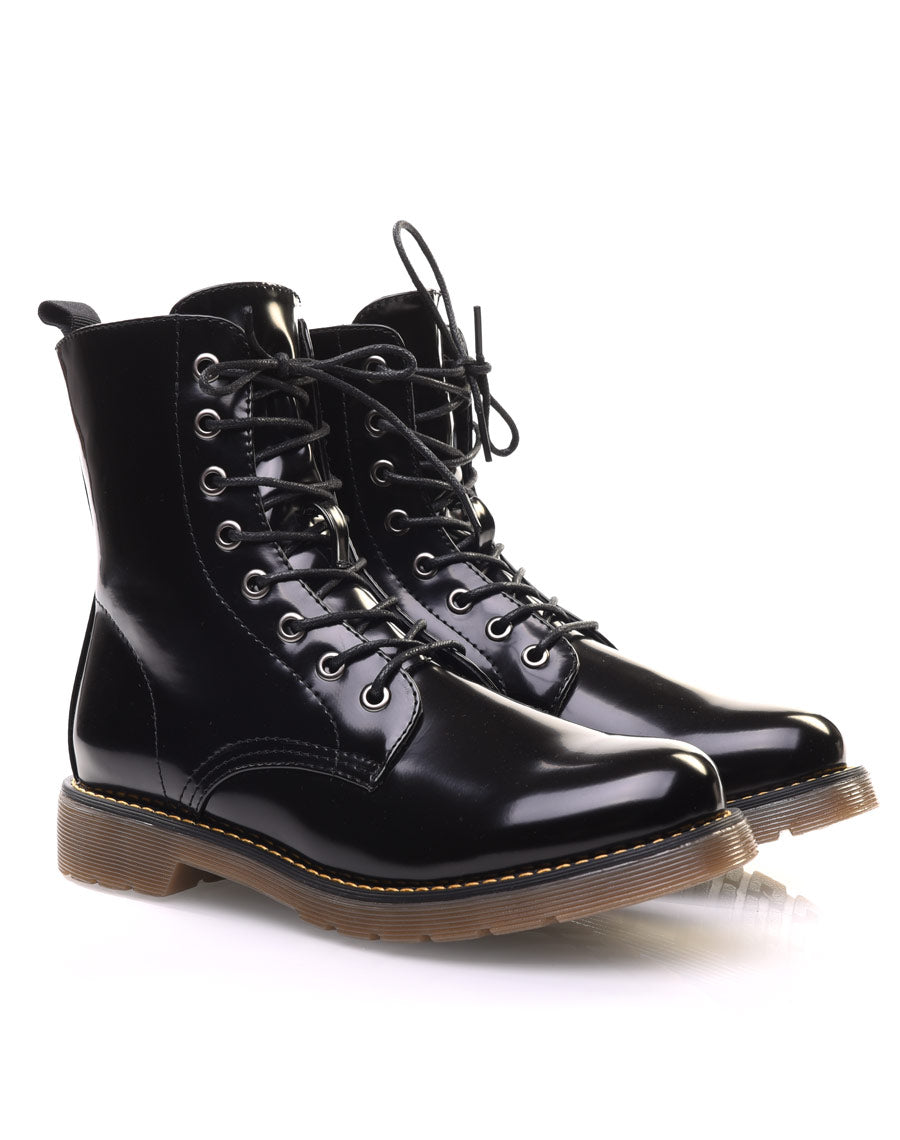 Chaussures montantes vernis noires  