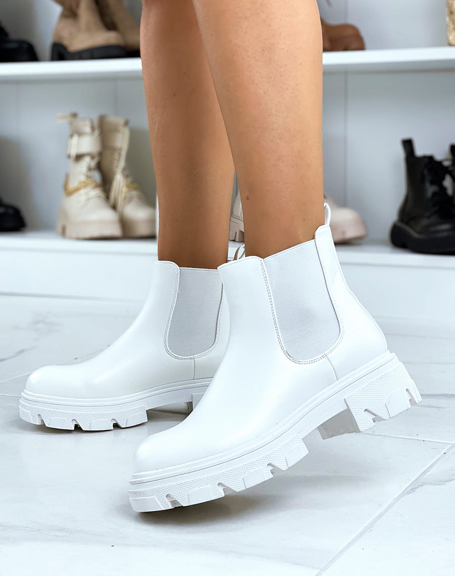 Chelsea boots blanches talonnées à semelle crantée