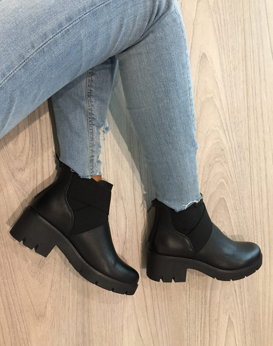Chelsea boots noires à élastiques croisés