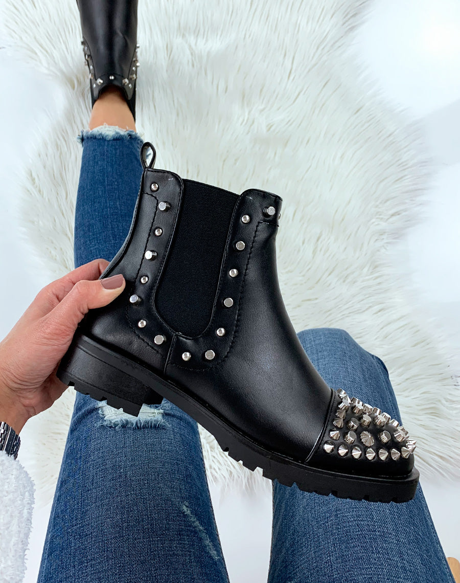 Chelsea boots noires à ornements argentés
