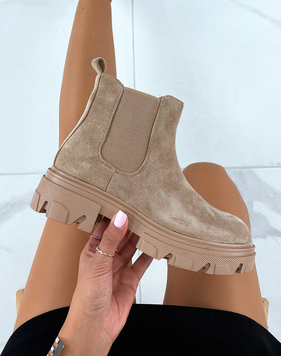 Chelsea marron clair en suédine à semelle crantée