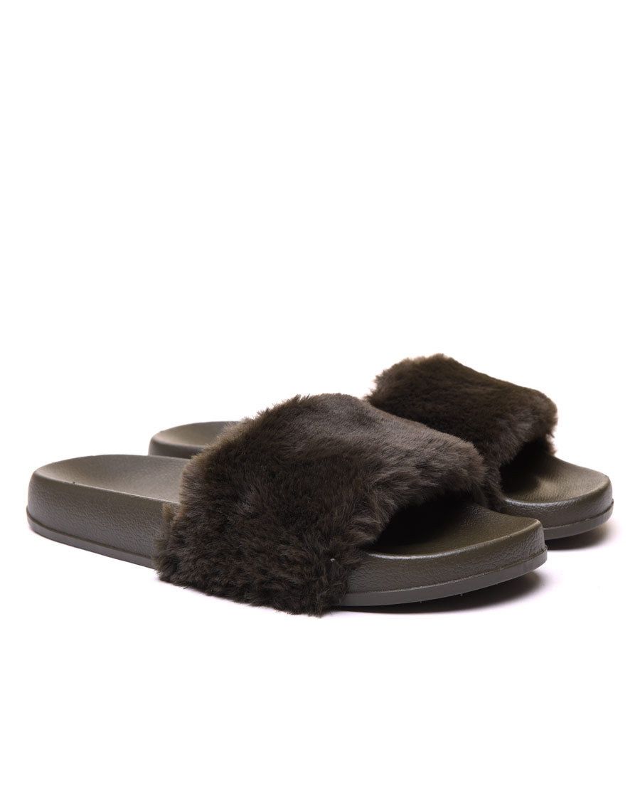 Claquettes kaki à fourrure 
