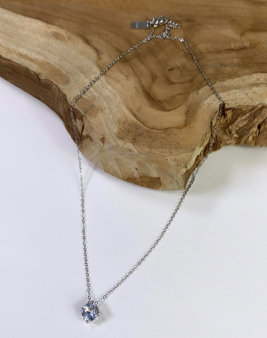 Collier Hilla