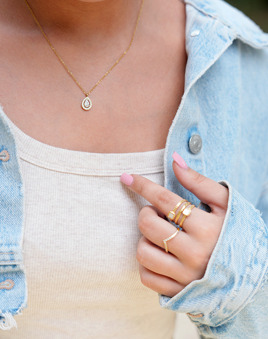 Collier Lota
