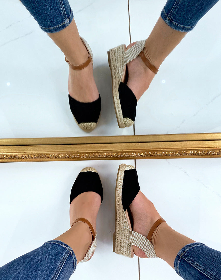 Compensée noire façon espadrille