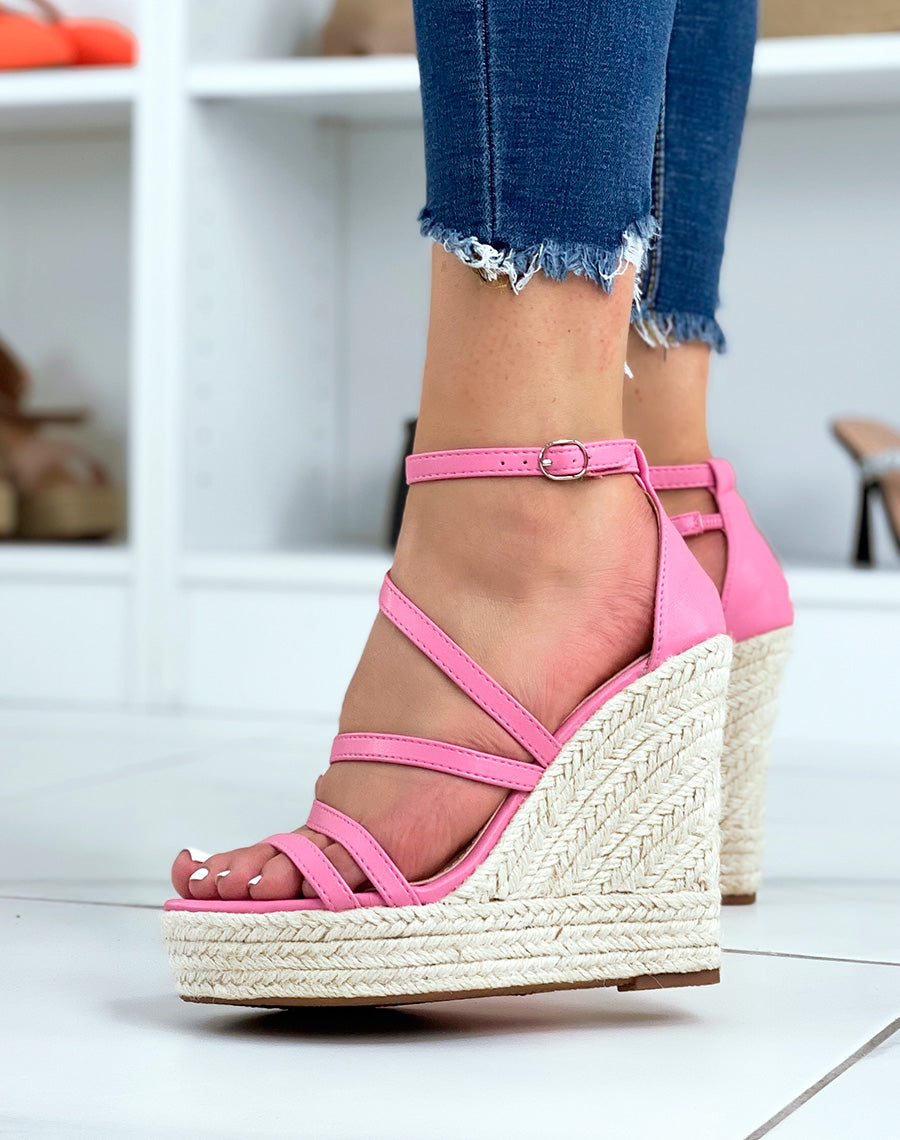 Compensée roses à lanières entrecroisées et talon haut