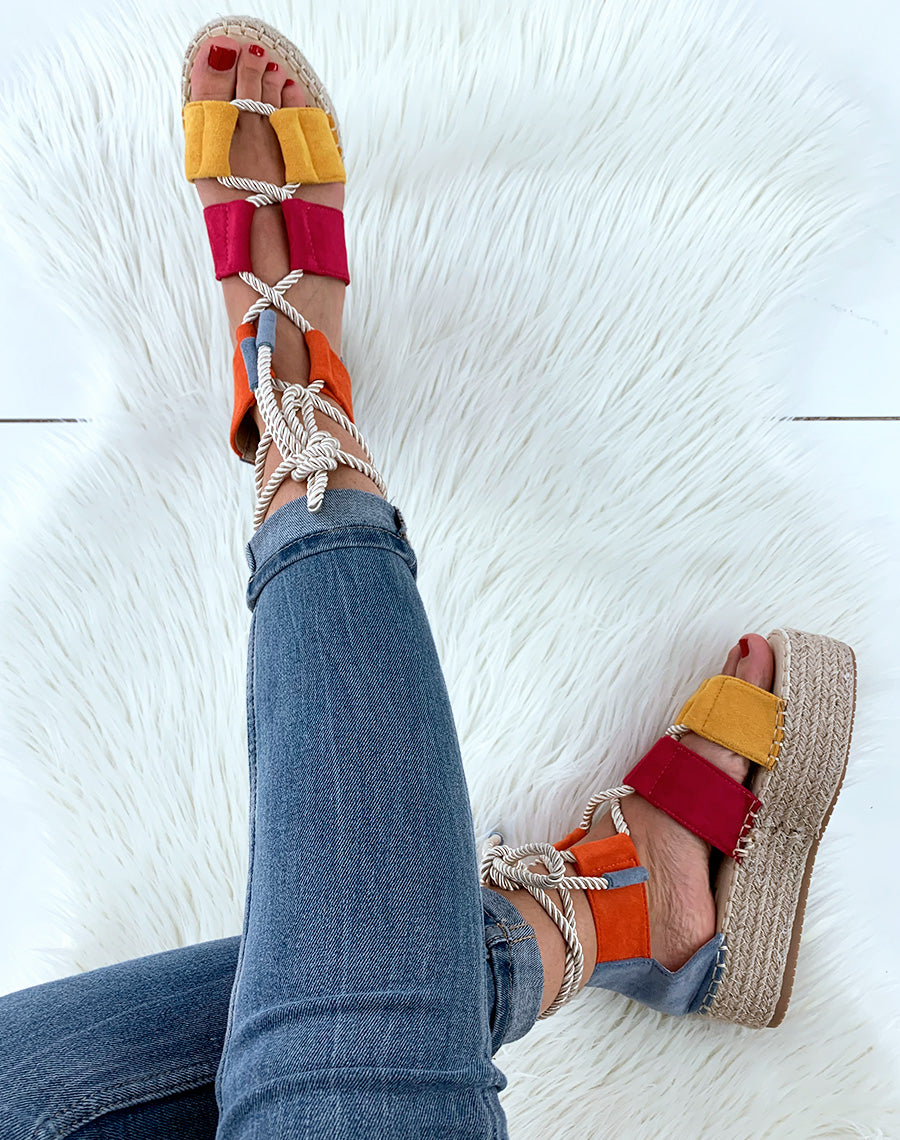 Compensées à bandes multicolore jaunes en suédine