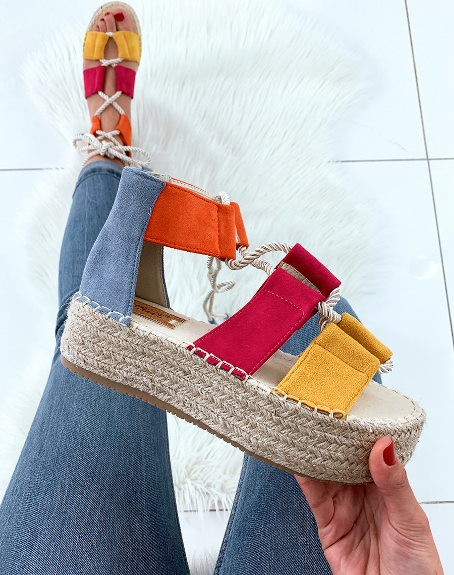 Compensées à bandes multicolore jaunes en suédine