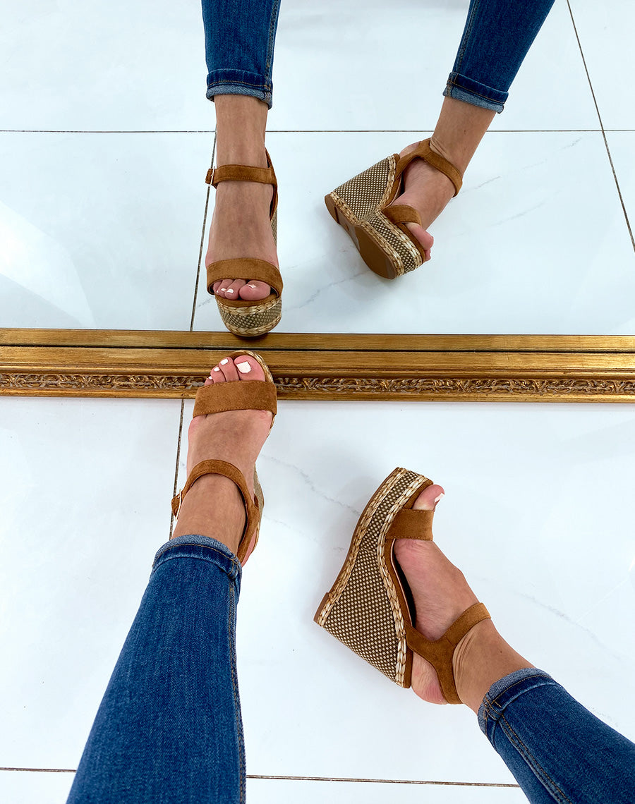 Compensées camel tressages bicolores