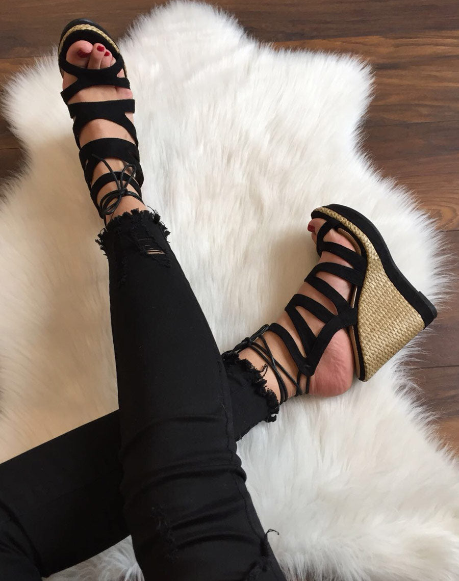 Compensées en suédine noires