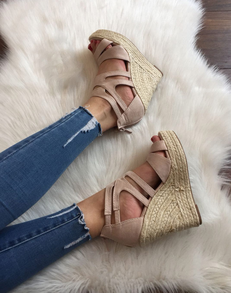 Compensées en suédine rose