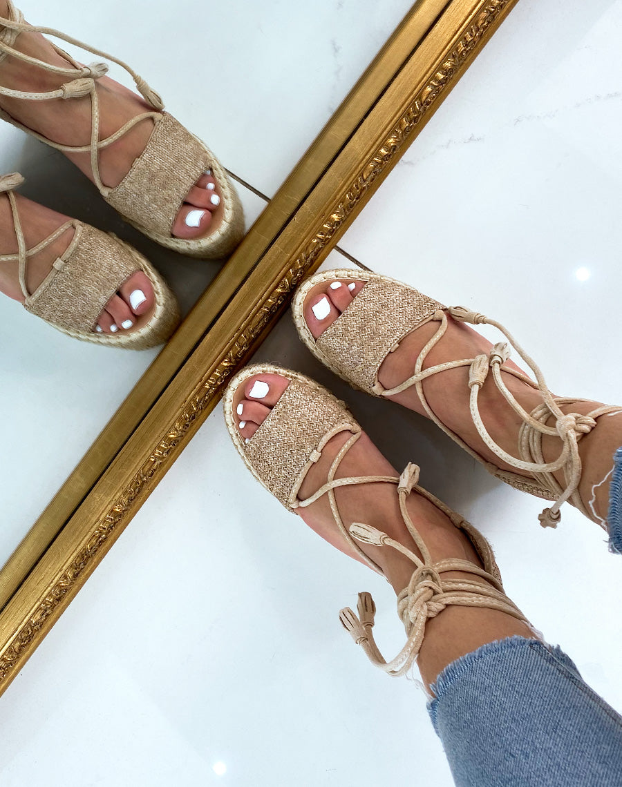 Compensées en toile de jute à longue lanière