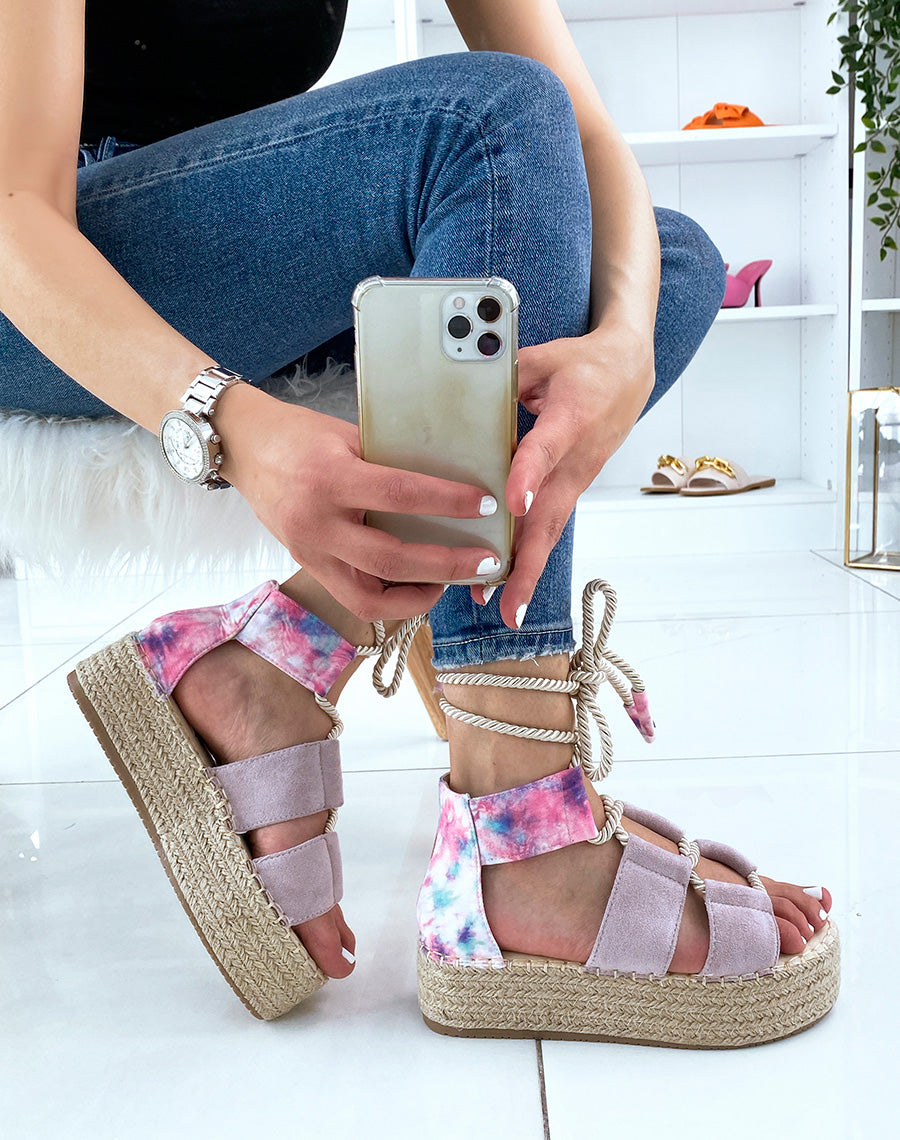 Compensées lilas à lacet et semelle en toile de jute