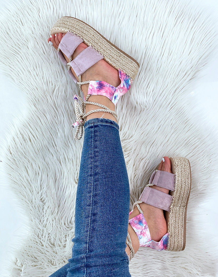 Compensées lilas à lacet et semelle en toile de jute