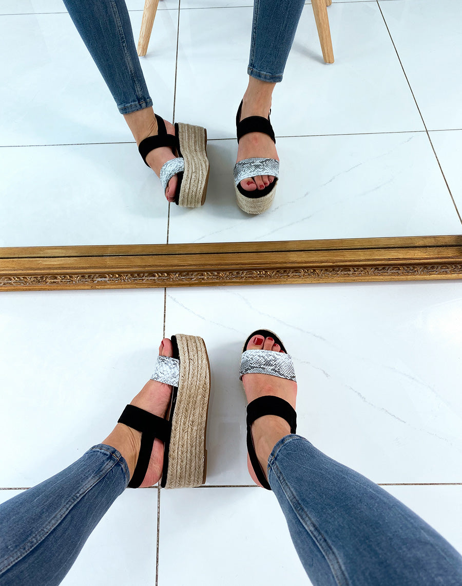 Compensées noires avec lanières impression serpent