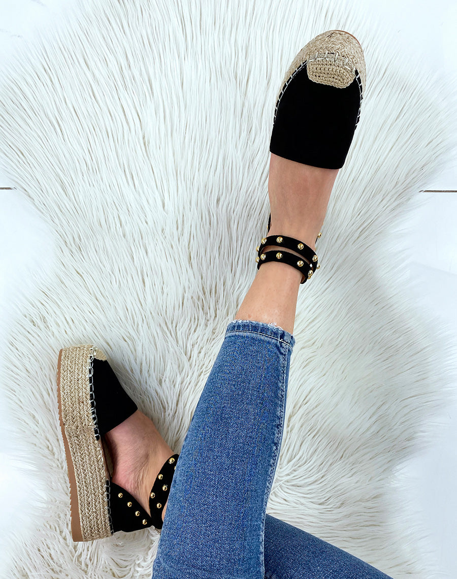Compensées noires cloutées style espadrilles