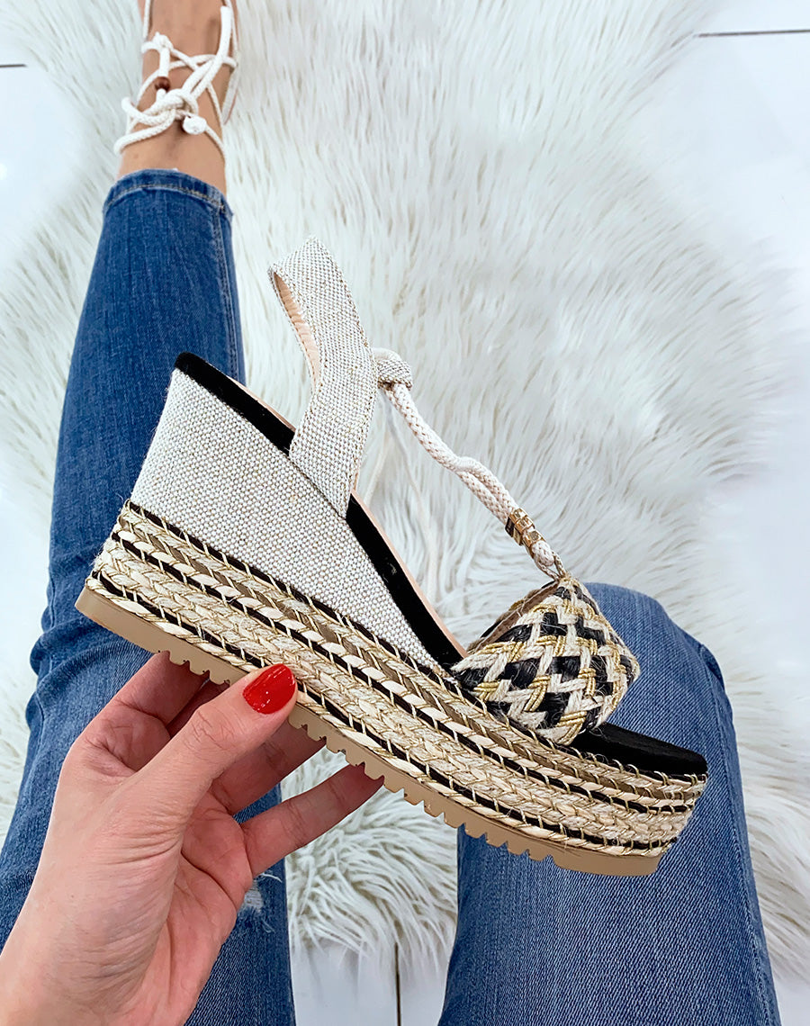 Compensées noires et beiges à détails dorés à lacet