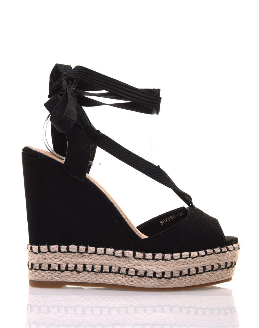 Compensées noires lacées en suédine 