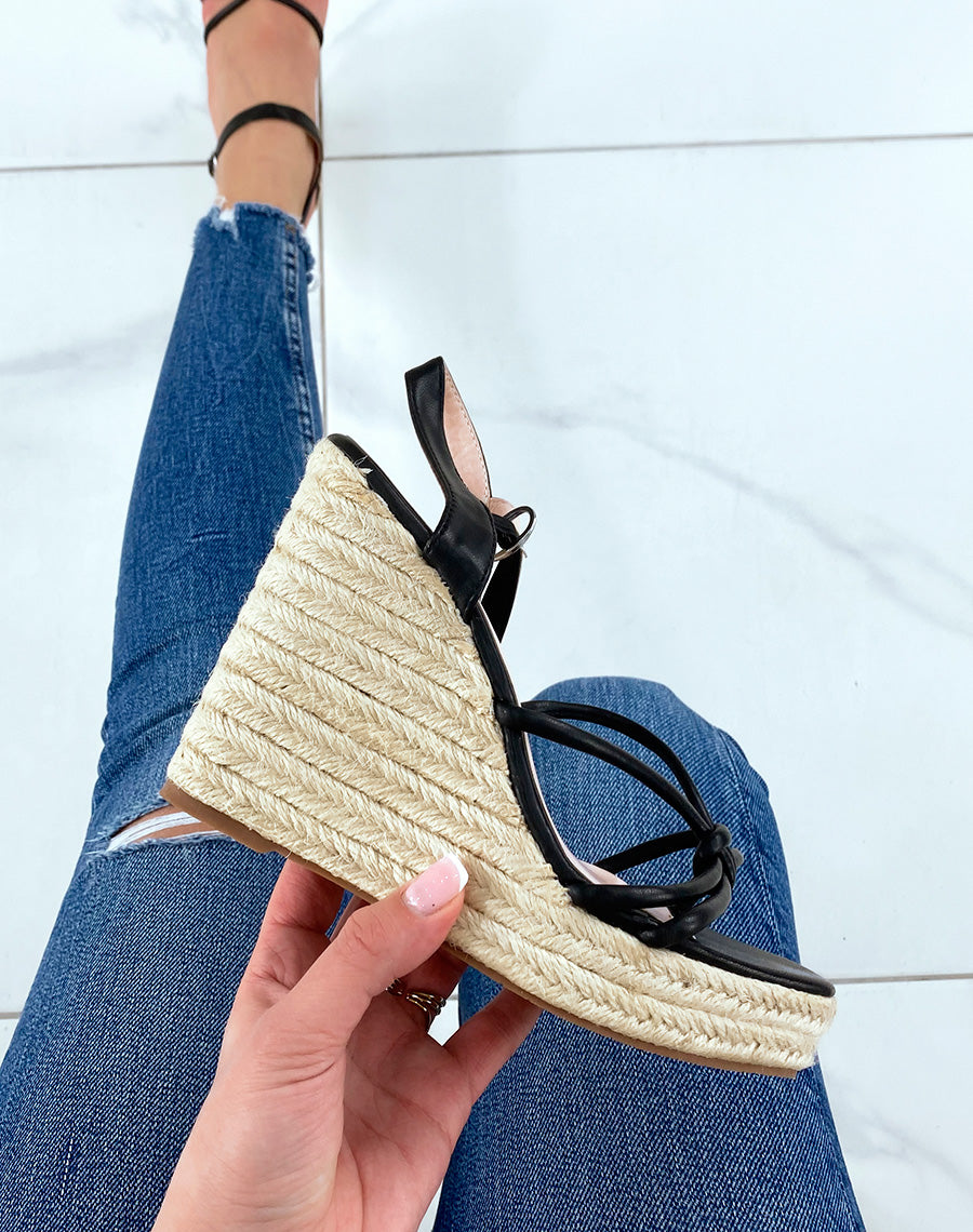 Compensées noires à talon en jute