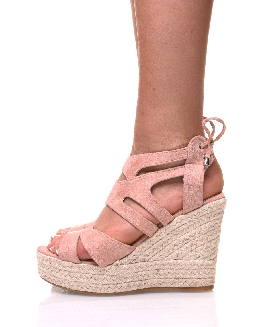 Compensées ouvertes en suédines rose