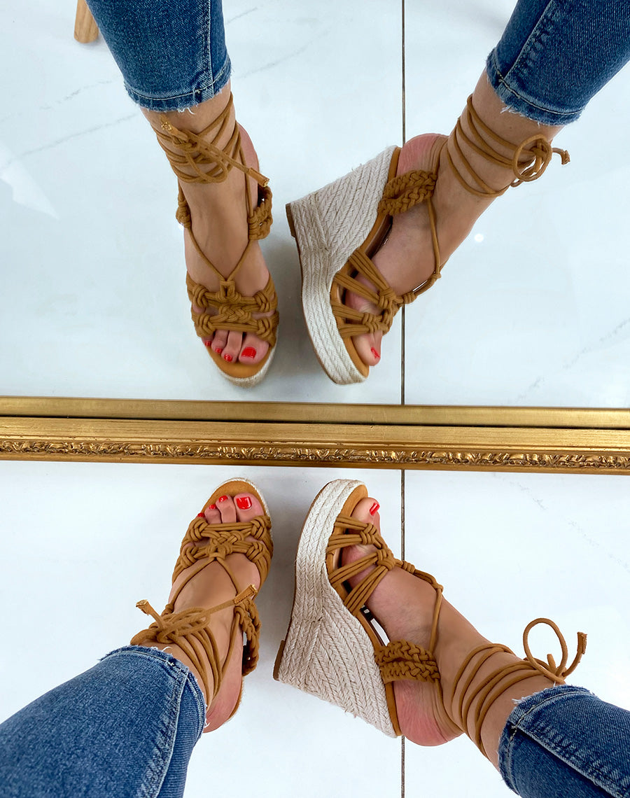 Compensées tressées camel