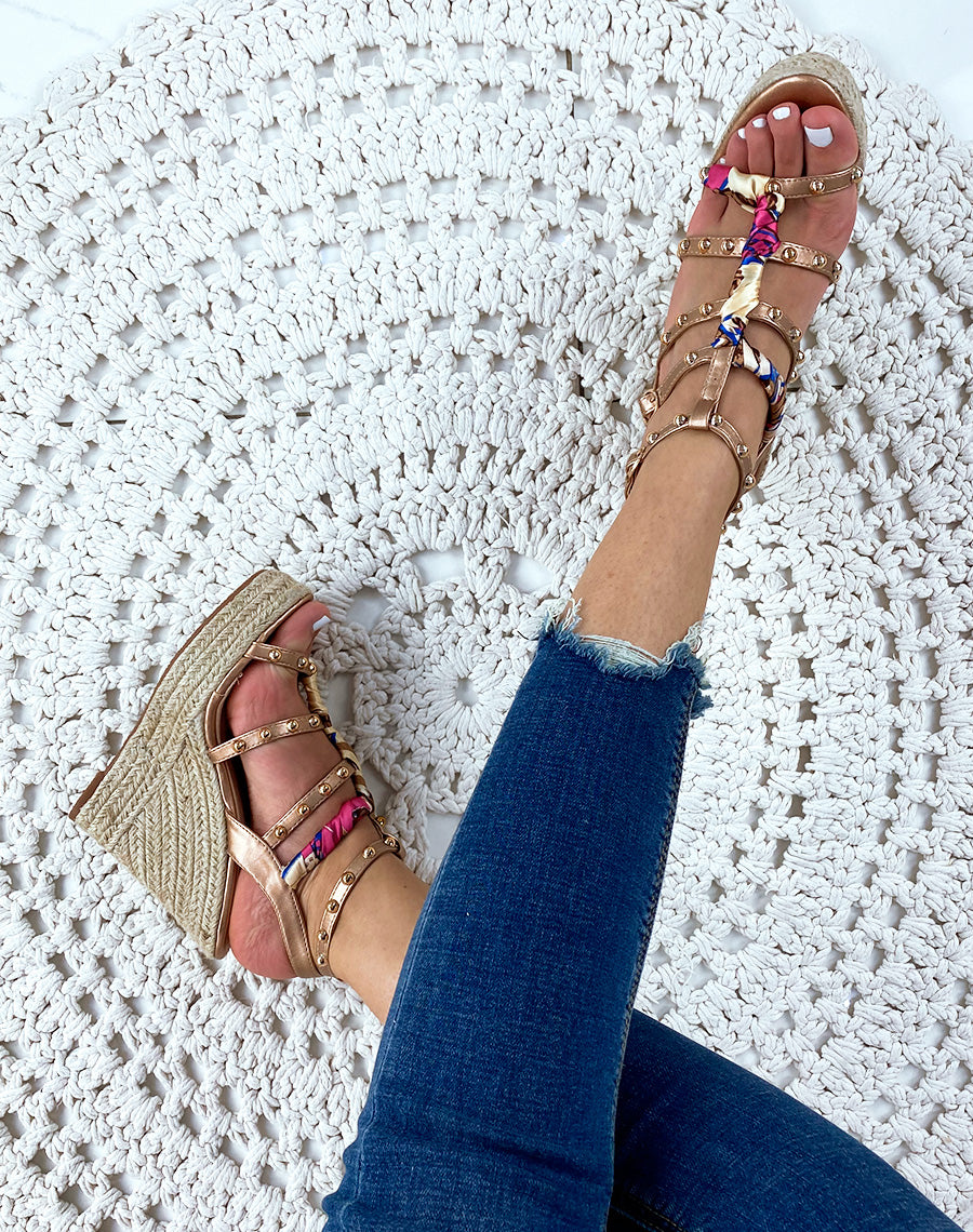 Compensés couleur champagne cloutés