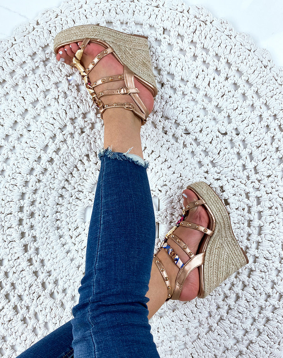 Compensés couleur champagne cloutés