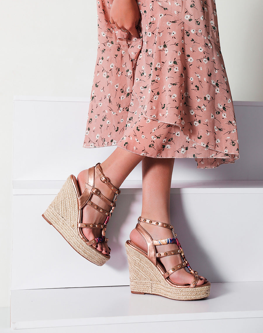 Compensés couleur champagne cloutés