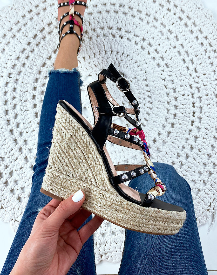 Compensés noir cloutés