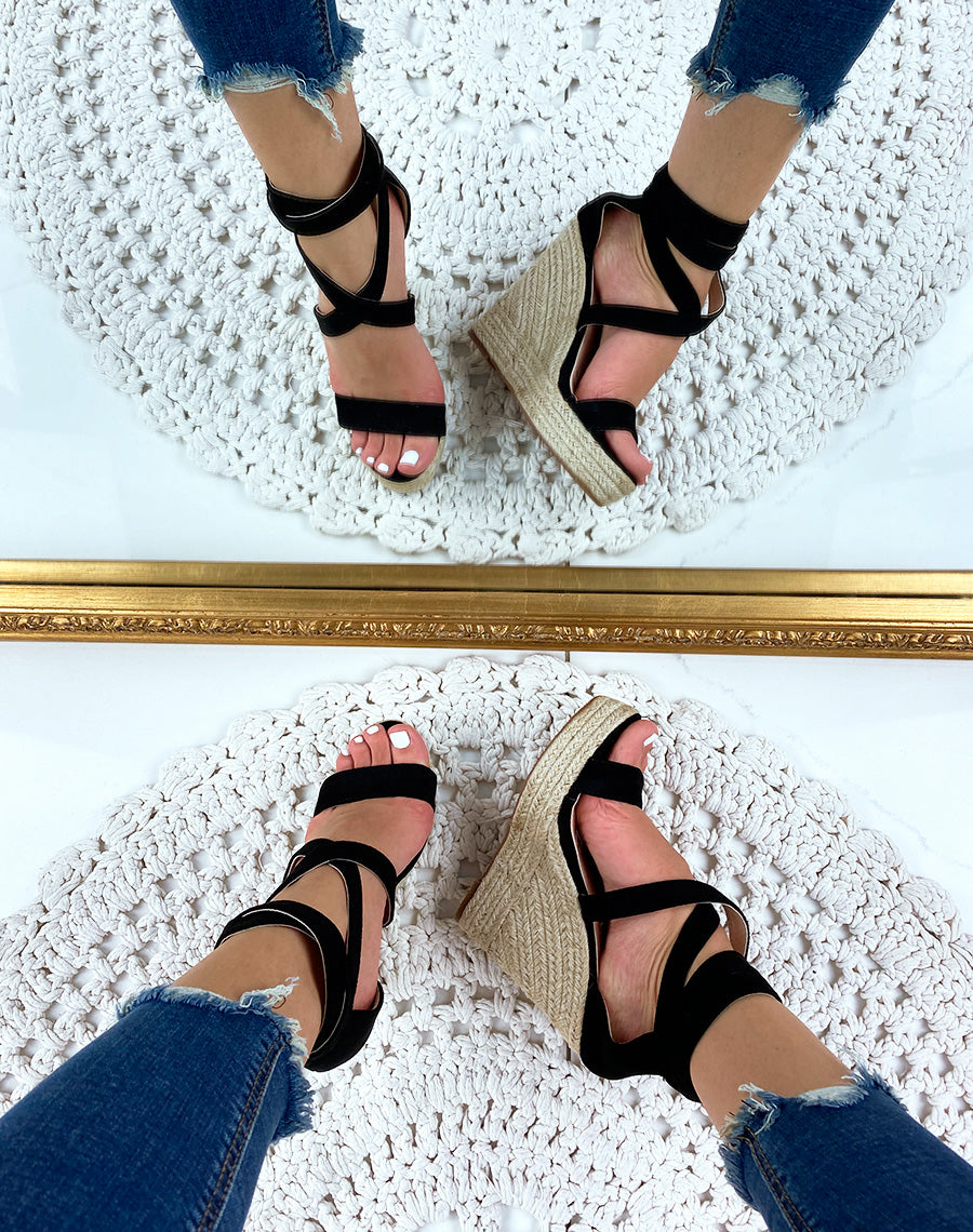 Compensés noir à talon en suédine