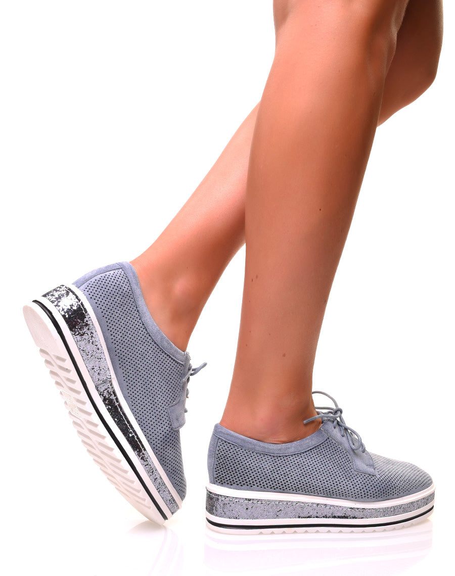 Derbies en suédine bleues ajourées à semelles compensées