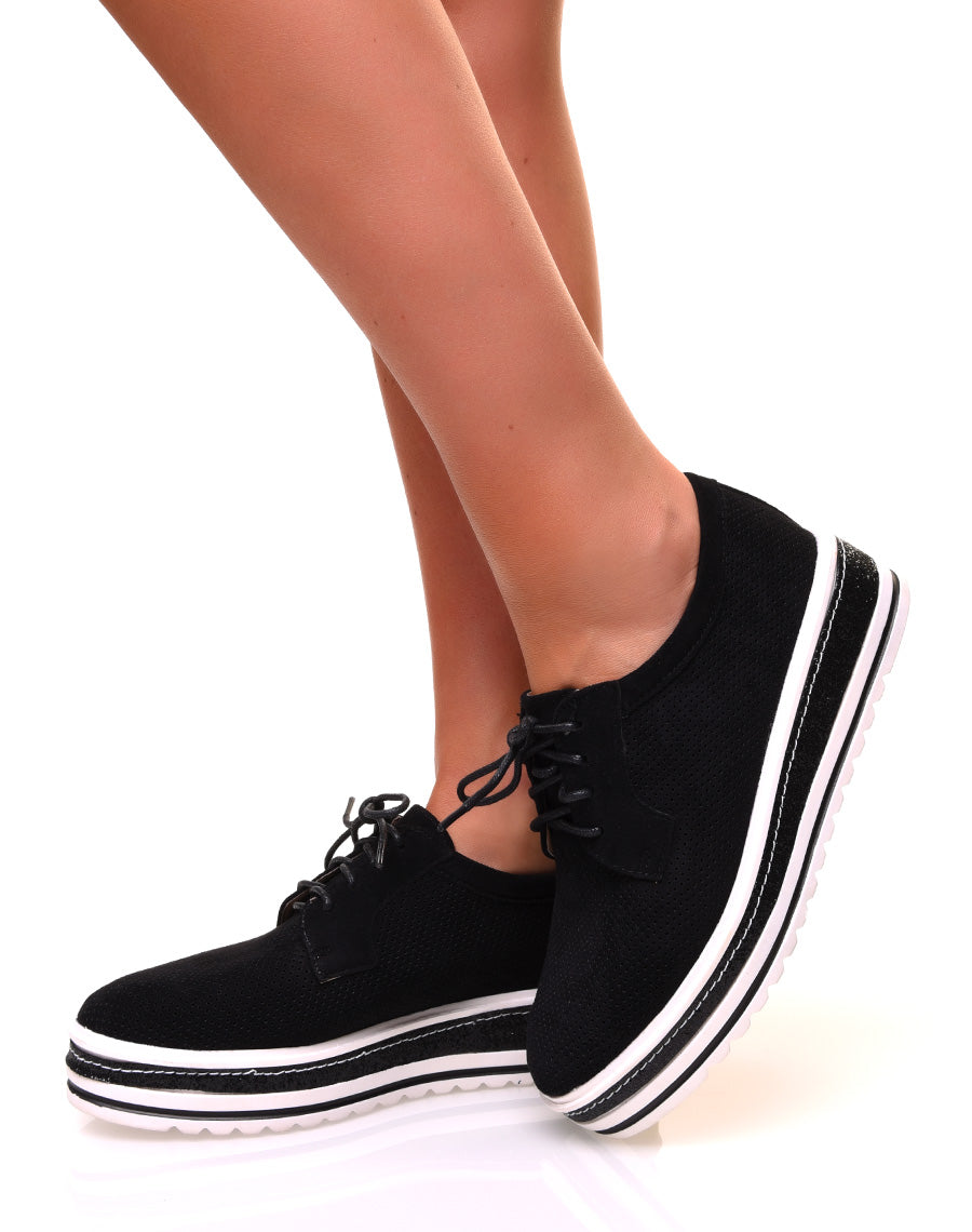 Derbies en suédine noires ajourées à semelles compensées