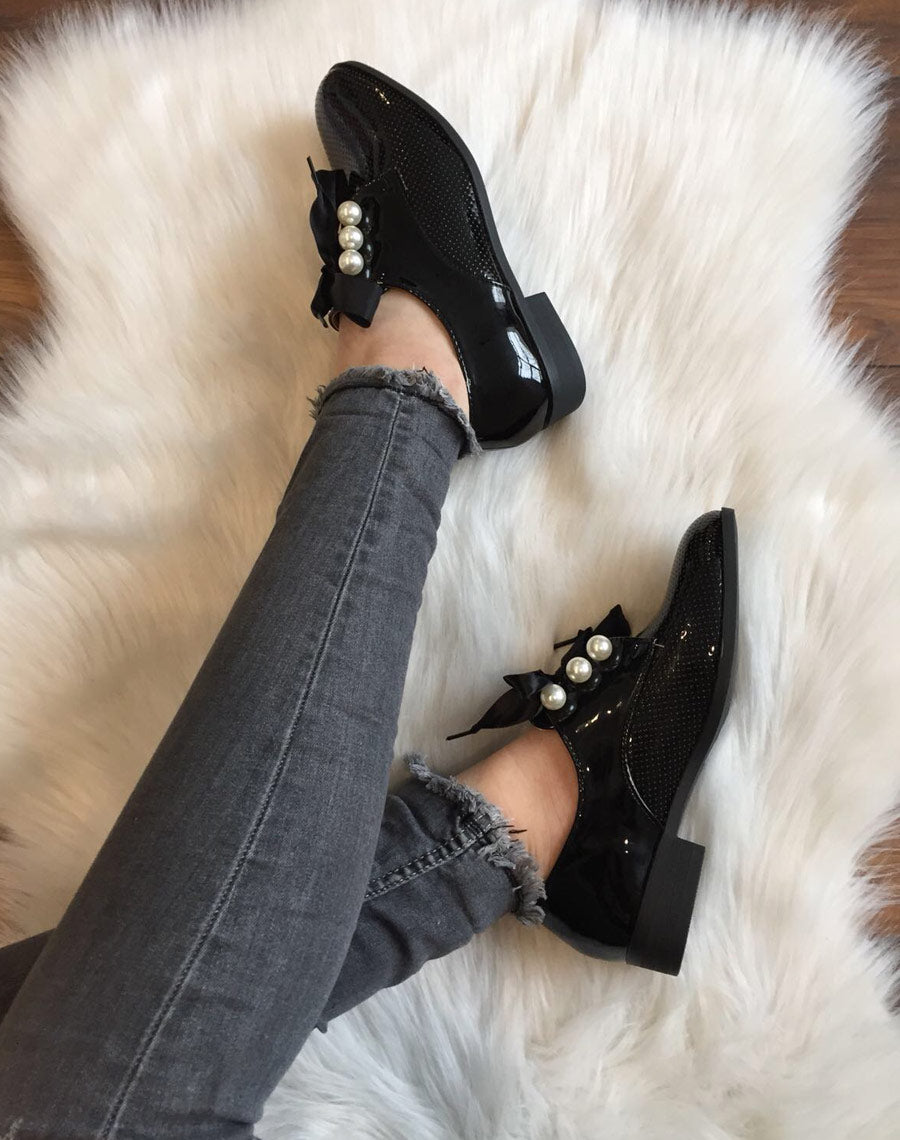 Derbies noires perlées
