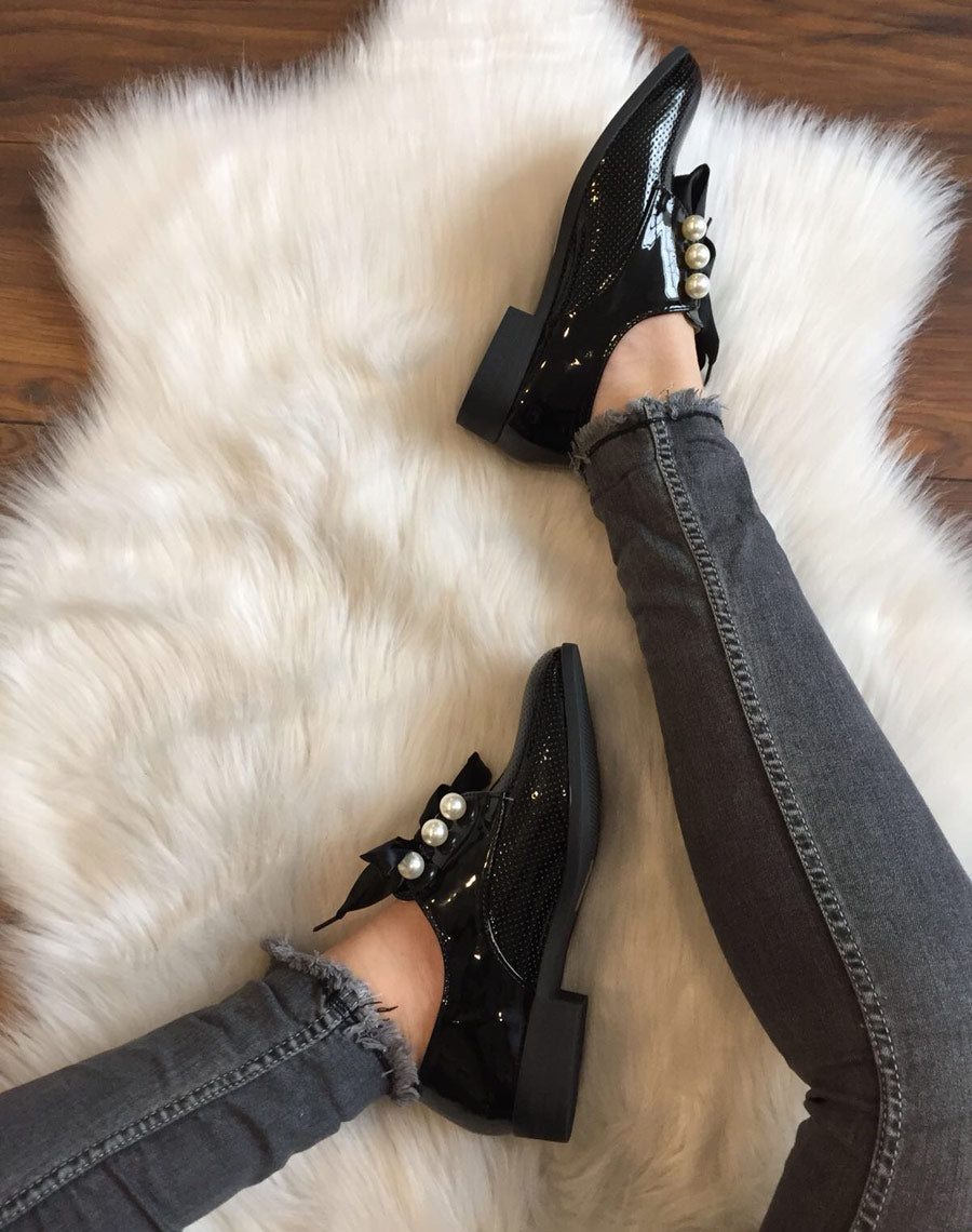 Derbies noires perlées