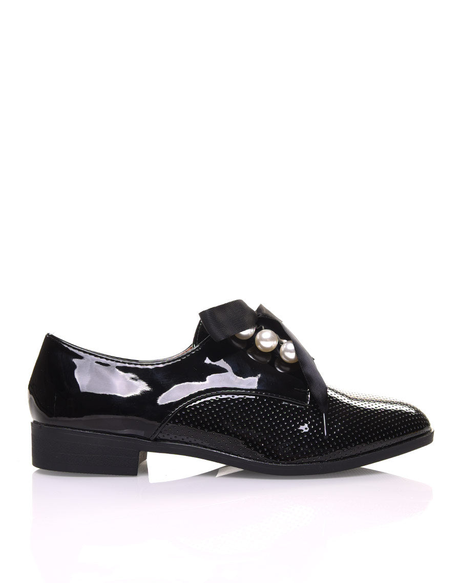 Derbies noires perlées