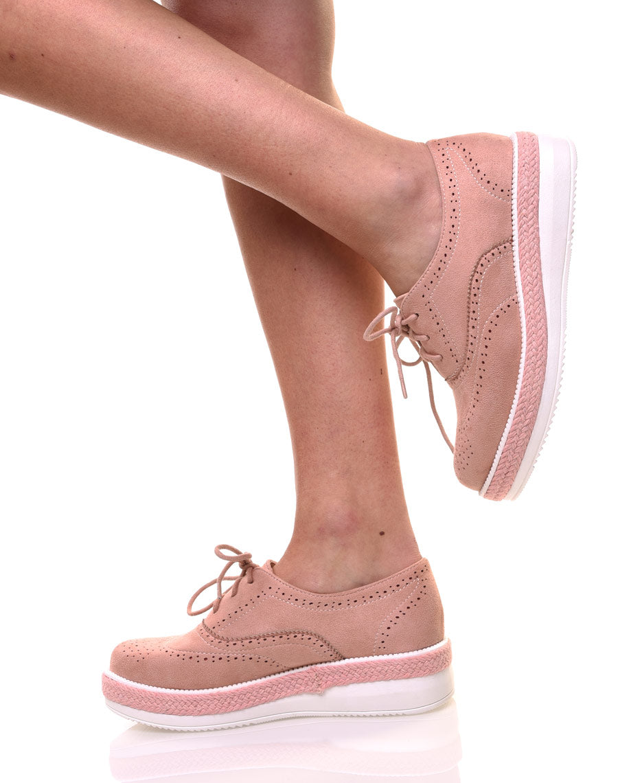 Derbies roses perforés à semelles épaisse