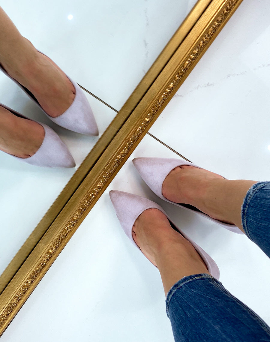 Escarpin lilas en suédine à talon aiguille