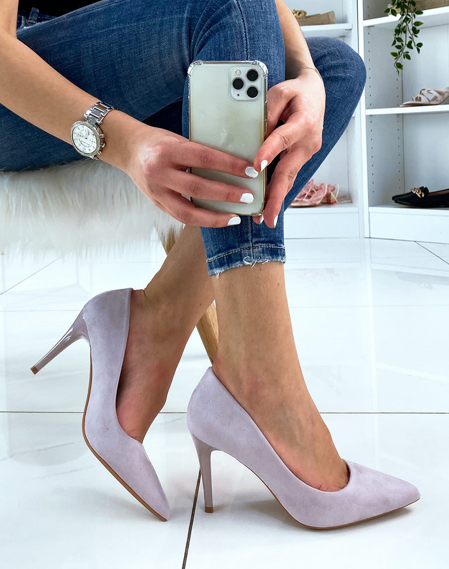 Escarpin lilas en suédine à talon aiguille